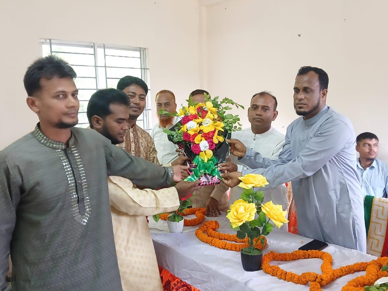 পুকুরদিয়া বিদ্যালয়ের নতুন কমিটিকে সংবর্ধনা
